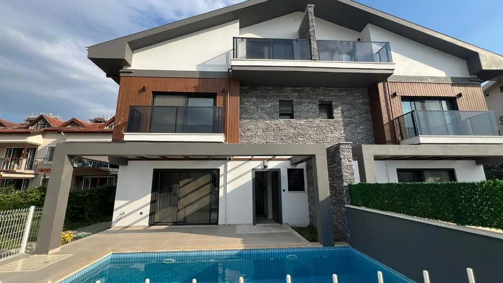 House in Calis